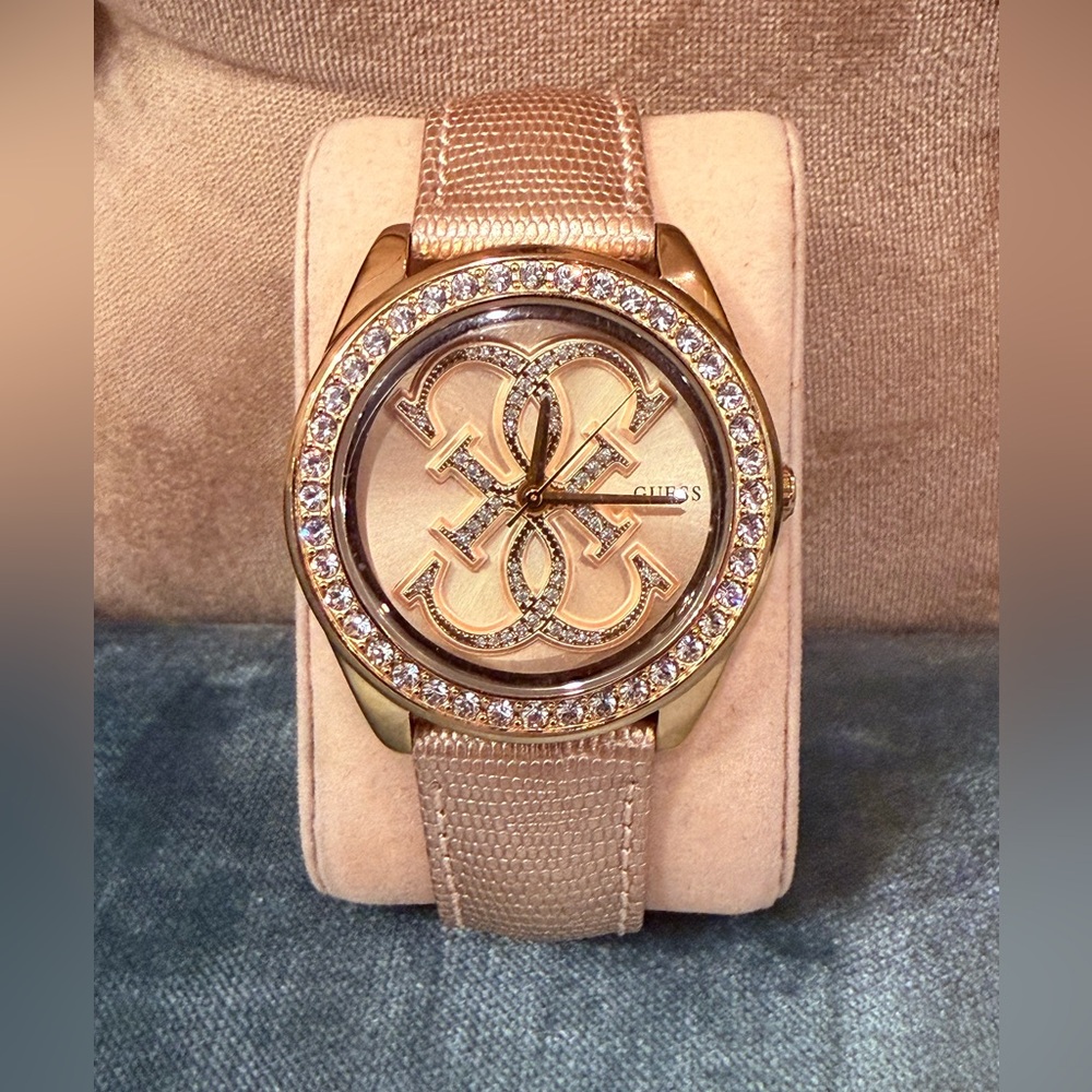 GUESS Women’s Rhinestone Gold-Tone Watch U0208L1 – Pink/Tan Leather Band